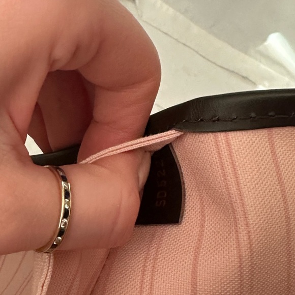 Louis Vuitton Neverfull MM Damier Ebene in Rose Ballerine - Picture 14 of 16